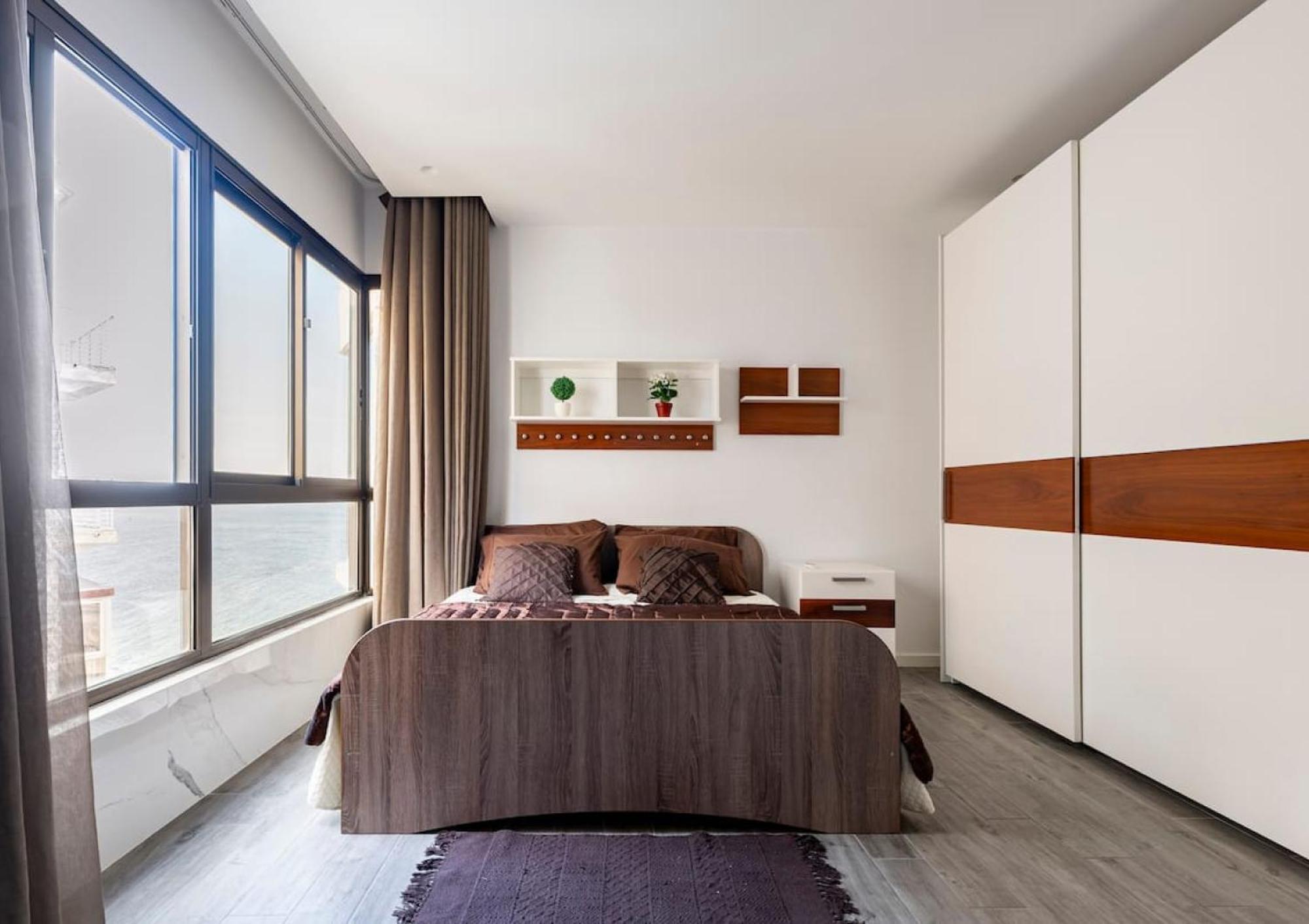 Sea View Luxury Haven Living & 3Bedrooms Seafront สลีมา ภายนอก รูปภาพ