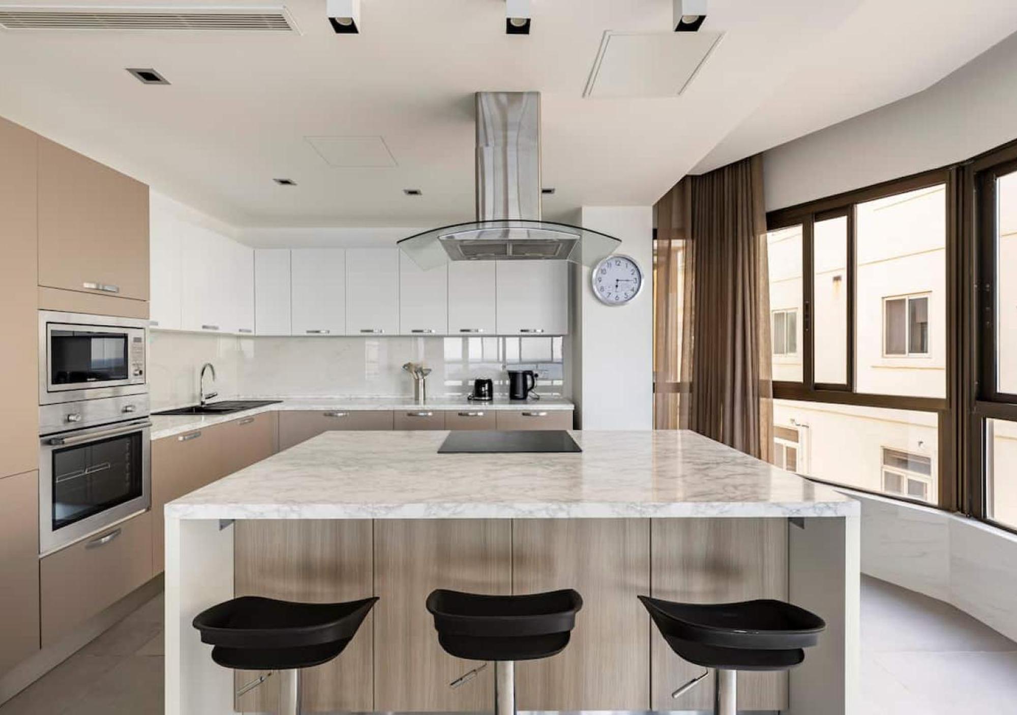 Sea View Luxury Haven Living & 3Bedrooms Seafront สลีมา ภายนอก รูปภาพ