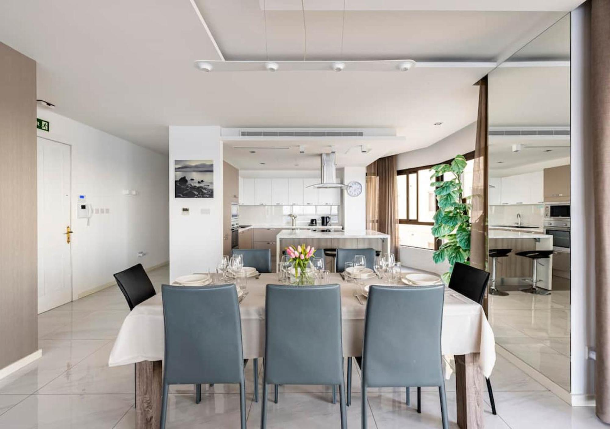 Sea View Luxury Haven Living & 3Bedrooms Seafront สลีมา ภายนอก รูปภาพ