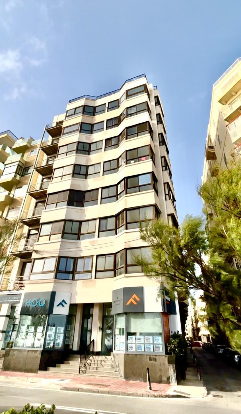 Sea View Luxury Haven Living & 3Bedrooms Seafront สลีมา ภายนอก รูปภาพ